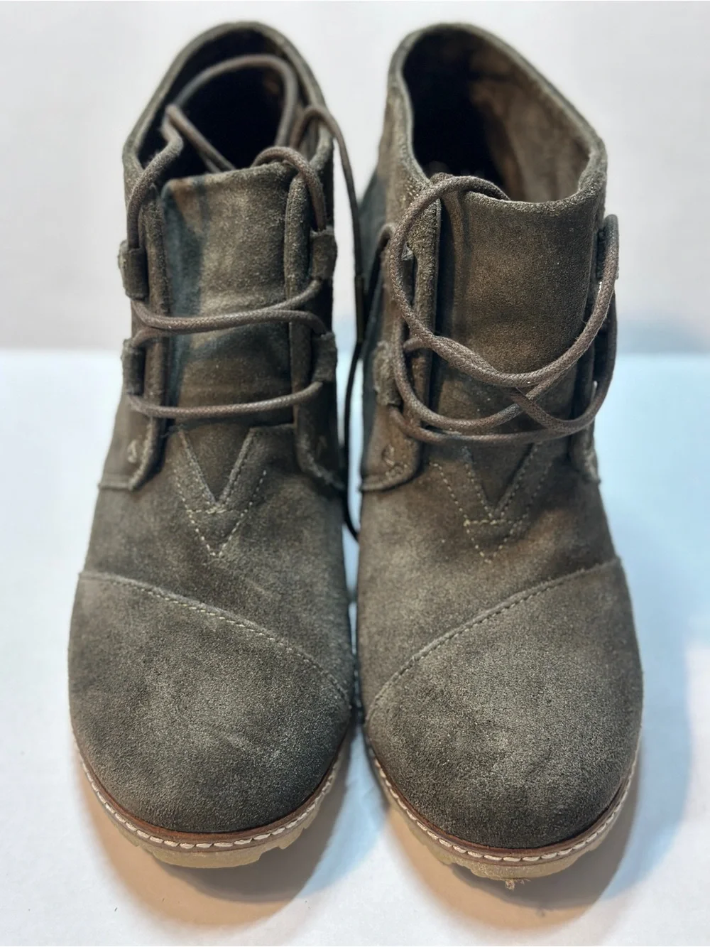 TOMS Desert Crepe Wedge Ankle Boots Tarmac Olive Suede Sz 9 W